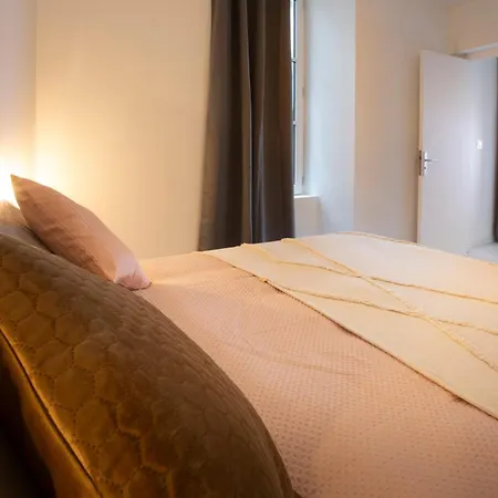 Le Nid 3 Etoiles Wifi, Netflix, Disney, Coeur De Bastide Villefranche-de-Rouergue Exterior photo