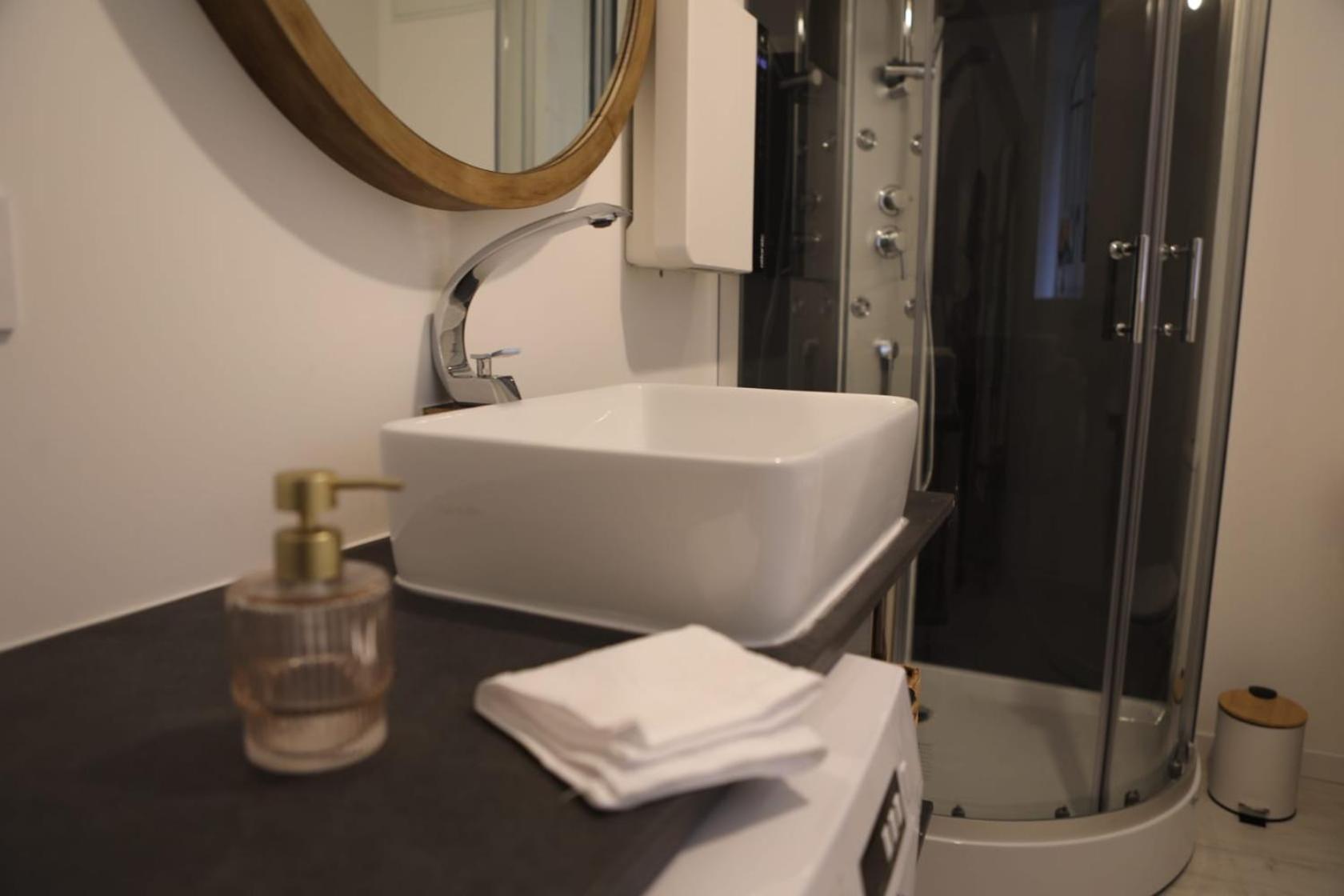 Le Nid 3 Etoiles Wifi, Netflix, Disney, Coeur De Bastide * Villefranche-de-Rouergue